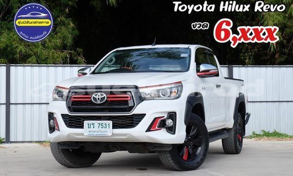 Buy Used Toyota Hiluxe Revo White Car in Bangkok in Bangkok