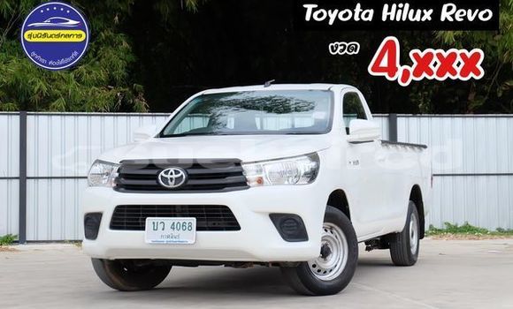 Buy Used Toyota Hiluxe Revo White Car in Bangkok in Bangkok
