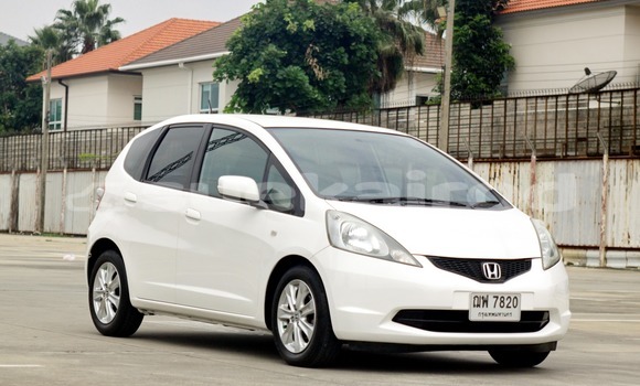 Buy Used Honda Jazz White Car in Bangkok in Bangkok Buy Used Honda Jazz White Car in Bangkok in Bangkok