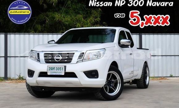 Buy Used Nissan Navara White Car in Bangkok in Bangkok