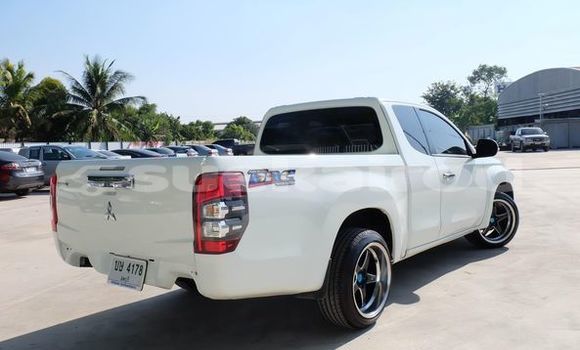 Buy Used Mitsubishi Triton White Car in Bangkok in Bangkok Buy Used Mitsubishi Triton White Car in Bangkok in Bangkok