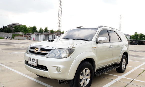 Buy Used Toyota Fortuner Silver Car in Bangkok in Bangkok