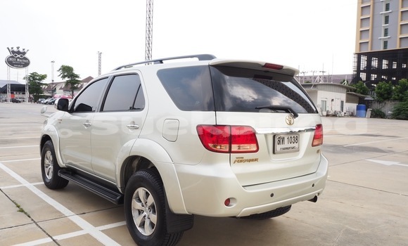 Buy Used Toyota Fortuner Silver Car in Bangkok in Bangkok Buy Used Toyota Fortuner Silver Car in Bangkok in Bangkok
