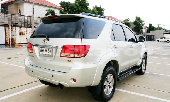 Buy Used Toyota Fortuner Silver Car in Bangkok in Bangkok Buy Used Toyota Fortuner Silver Car in Bangkok in Bangkok