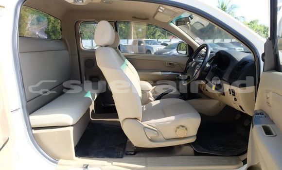 ซื้อ รถมือสอง Toyota Hiluxe VIGO ขาว รถยนต์ ใน %{เมือง} ใน กรุงเทพมหานคร ซื้อ รถมือสอง Toyota Hiluxe VIGO ขาว รถยนต์ ใน %{เมือง} ใน กรุงเทพมหานคร