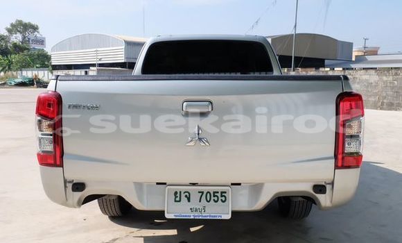 ซื้อ รถมือสอง Mitsubishi Triton เงิน รถยนต์ ใน %{เมือง} ใน กรุงเทพมหานคร ซื้อ รถมือสอง Mitsubishi Triton เงิน รถยนต์ ใน %{เมือง} ใน กรุงเทพมหานคร