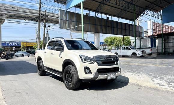 Buy Used Isuzu D-max Cab4 White Car in Bangkok in Bangkok