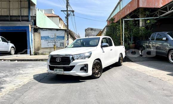 Buy Used Toyota Hiluxe Revo White Car in Bangkok in Bangkok