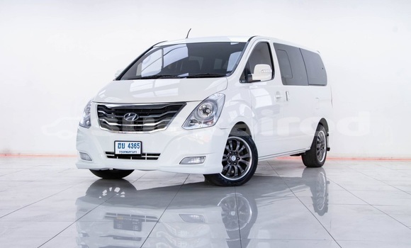 Buy Used Hyundai H1 White Car in Bangkok in Bangkok