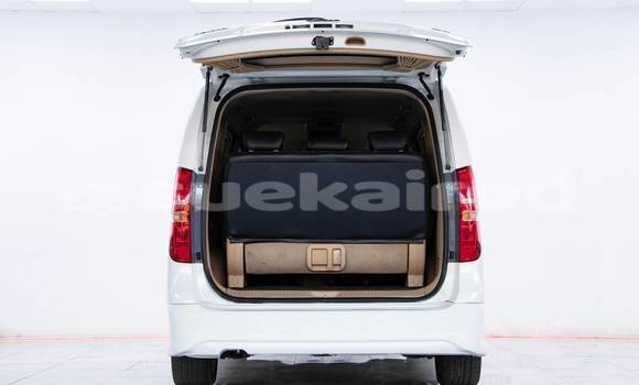 Buy Used Hyundai H1 White Car in Bangkok in Bangkok Buy Used Hyundai H1 White Car in Bangkok in Bangkok