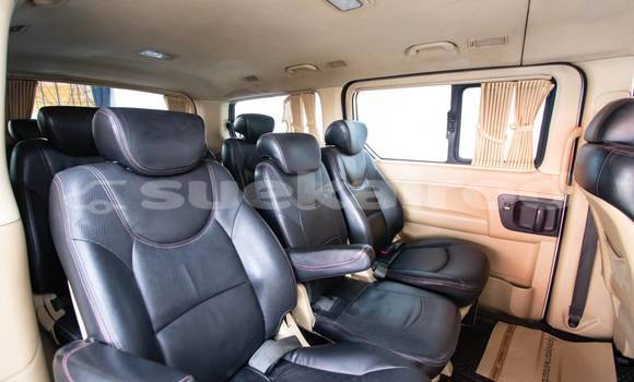 Buy Used Hyundai H1 White Car in Bangkok in Bangkok Buy Used Hyundai H1 White Car in Bangkok in Bangkok