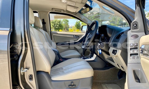 Buy Used Chevrolet TrailBlazer Brown Car in Bangkok in Bangkok Buy Used Chevrolet TrailBlazer Brown Car in Bangkok in Bangkok