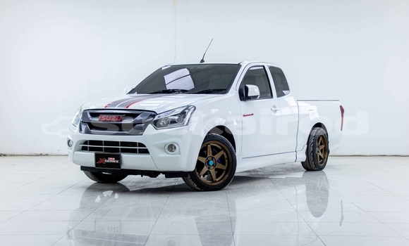 Buy Used Isuzu D-Max White Car in Bangkok in Bangkok