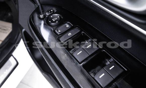 Buy Used Honda CR-V White Car in Bangkok in Bangkok Buy Used Honda CR-V White Car in Bangkok in Bangkok