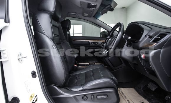 Buy Used Honda CR-V White Car in Bangkok in Bangkok Buy Used Honda CR-V White Car in Bangkok in Bangkok
