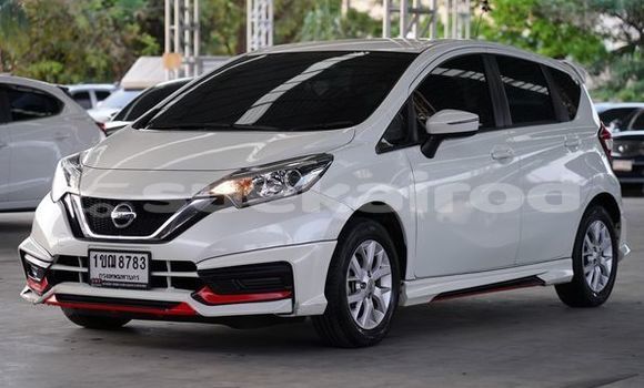 ซื้อ รถมือสอง Nissan Note ขาว รถยนต์ ใน %{เมือง} ใน กรุงเทพมหานคร