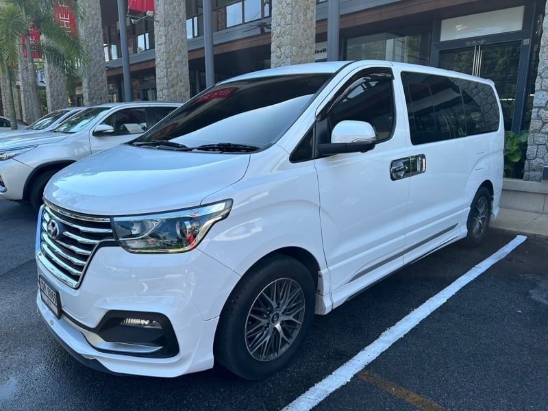 Buy used hyundai h1 white car in bangkok in bangkok suekairod