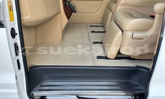 Buy Used Hyundai H1 White Car in Bangkok in Bangkok Buy Used Hyundai H1 White Car in Bangkok in Bangkok