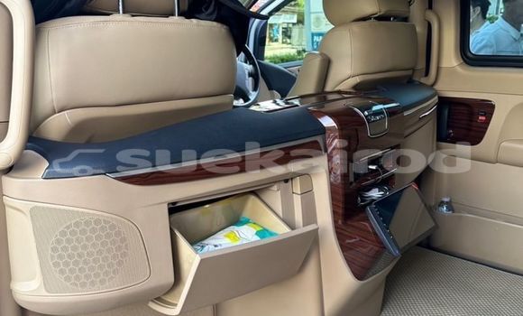 Buy Used Hyundai H1 White Car in Bangkok in Bangkok Buy Used Hyundai H1 White Car in Bangkok in Bangkok