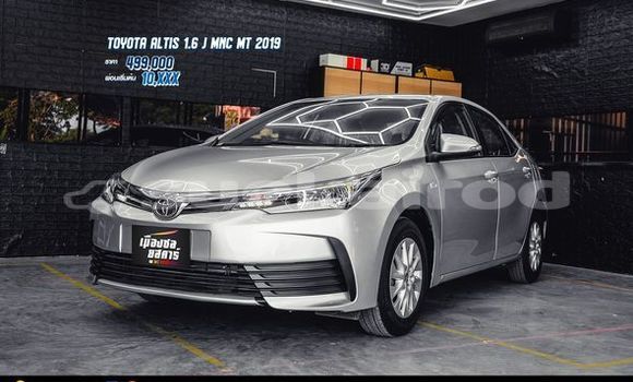 ซื้อ รถมือสอง Toyota Altis เงิน รถยนต์ ใน %{เมือง} ใน กรุงเทพมหานคร