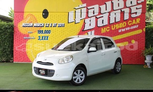 ซื้อ รถมือสอง Nissan March ขาว รถยนต์ ใน %{เมือง} ใน กรุงเทพมหานคร