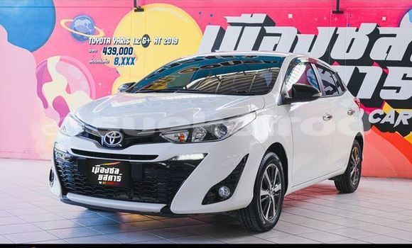 ซื้อ รถมือสอง Toyota Yaris Ativ ขาว รถยนต์ ใน %{เมือง} ใน กรุงเทพมหานคร