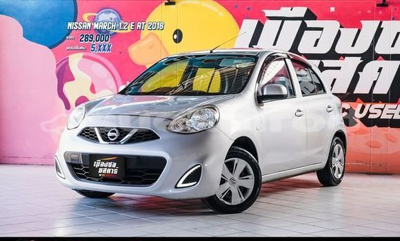 ซื้อ รถมือสอง Nissan March เงิน รถยนต์ ใน %{เมือง} ใน กรุงเทพมหานคร