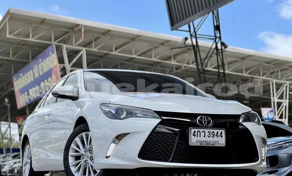 ซื้อ รถมือสอง Toyota Camry ขาว รถยนต์ ใน %{เมือง} ใน กรุงเทพมหานคร