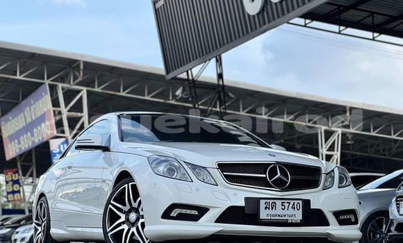 Buy Used Mercedes-Benz E-Classe White Car in Bangkok in Bangkok