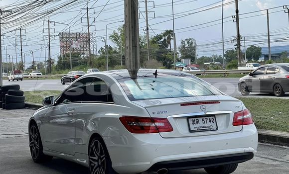 ซื้อ รถมือสอง Mercedes-Benz E-Classe ขาว รถยนต์ ใน %{เมือง} ใน กรุงเทพมหานคร ซื้อ รถมือสอง Mercedes-Benz E-Classe ขาว รถยนต์ ใน %{เมือง} ใน กรุงเทพมหานคร