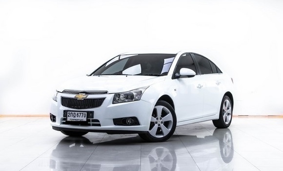 Buy Used Chevrolet Cruze White Car in Bangkok in Bangkok