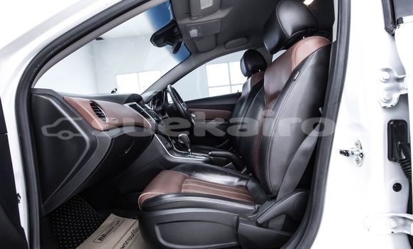 Buy Used Chevrolet Cruze White Car in Bangkok in Bangkok Buy Used Chevrolet Cruze White Car in Bangkok in Bangkok