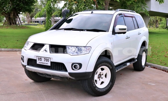 Buy Used Mitsubishi Pajero Sport White Car in Bangkok in Bangkok