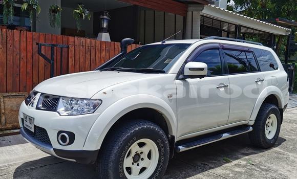 Buy Used Mitsubishi Pajero Sport White Car in Bangkok in Bangkok Buy Used Mitsubishi Pajero Sport White Car in Bangkok in Bangkok