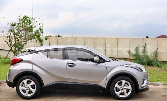 ซื้อ รถมือสอง Toyota C-HR เงิน รถยนต์ ใน %{เมือง} ใน กรุงเทพมหานคร ซื้อ รถมือสอง Toyota C-HR เงิน รถยนต์ ใน %{เมือง} ใน กรุงเทพมหานคร