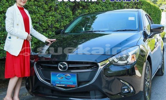 ซื้อ รถมือสอง Mazda Mazda 2 สีดำ รถยนต์ ใน %{เมือง} ใน กรุงเทพมหานคร