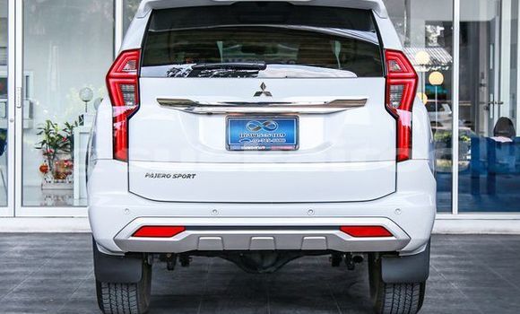 ซื้อ รถมือสอง Mitsubishi Pajero Sport ขาว รถยนต์ ใน %{เมือง} ใน กรุงเทพมหานคร ซื้อ รถมือสอง Mitsubishi Pajero Sport ขาว รถยนต์ ใน %{เมือง} ใน กรุงเทพมหานคร