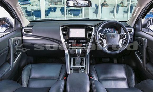 ซื้อ รถมือสอง Mitsubishi Pajero Sport ขาว รถยนต์ ใน %{เมือง} ใน กรุงเทพมหานคร ซื้อ รถมือสอง Mitsubishi Pajero Sport ขาว รถยนต์ ใน %{เมือง} ใน กรุงเทพมหานคร