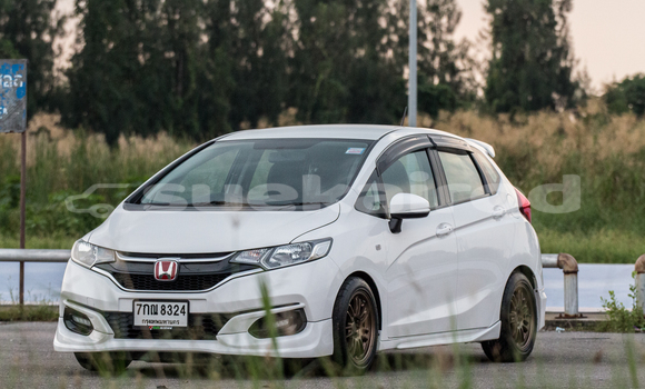 Buy Used Honda Jazz White Car in Bangkok in Bangkok