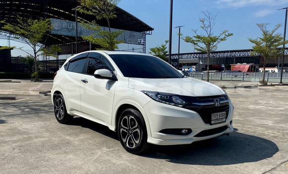 Buy Used Honda HR-V White Car in Bangkok in Bangkok Buy Used Honda HR-V White Car in Bangkok in Bangkok