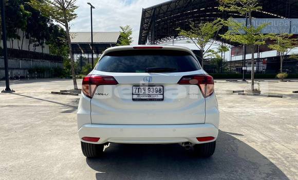 Buy Used Honda HR-V White Car in Bangkok in Bangkok Buy Used Honda HR-V White Car in Bangkok in Bangkok
