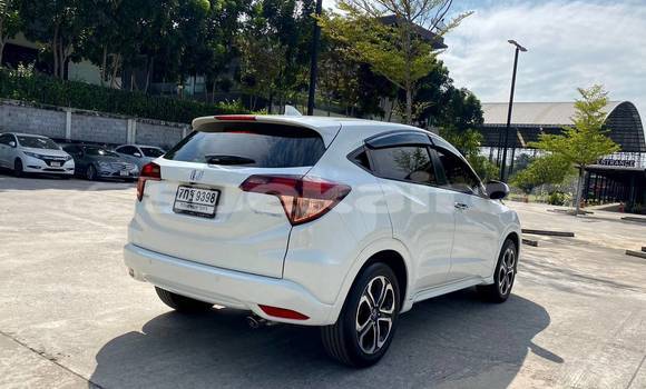Buy Used Honda HR-V White Car in Bangkok in Bangkok Buy Used Honda HR-V White Car in Bangkok in Bangkok