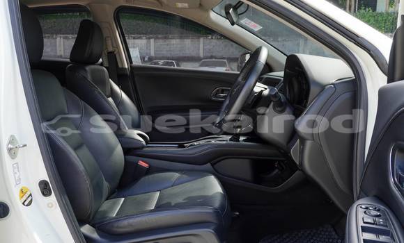 Buy Used Honda HR-V White Car in Bangkok in Bangkok Buy Used Honda HR-V White Car in Bangkok in Bangkok