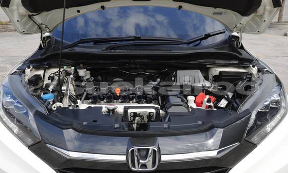 Buy Used Honda HR-V White Car in Bangkok in Bangkok Buy Used Honda HR-V White Car in Bangkok in Bangkok