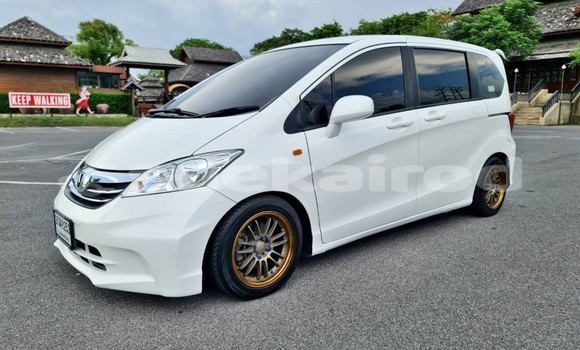 ซื้อ รถมือสอง Honda Freed ขาว รถยนต์ ใน %{เมือง} ใน กรุงเทพมหานคร