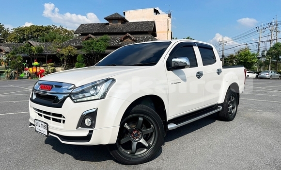 Buy Used Isuzu D-Max White Car in Bangkok in Bangkok