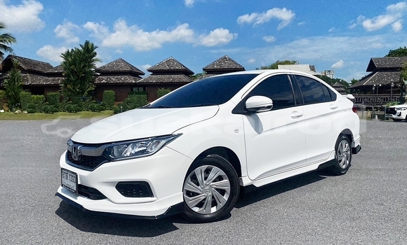 ซื้อ รถมือสอง Honda City ขาว รถยนต์ ใน %{เมือง} ใน กรุงเทพมหานคร