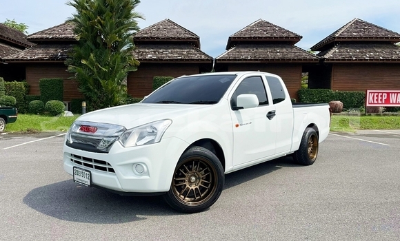 ซื้อ รถมือสอง Isuzu D-Max ขาว รถยนต์ ใน %{เมือง} ใน กรุงเทพมหานคร