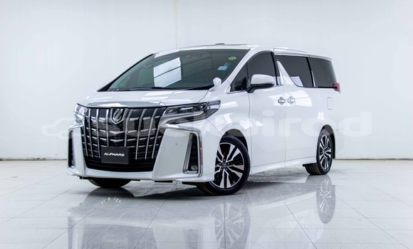 Buy Used Toyota Alphard White Car in Bangkok in Bangkok
