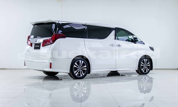 Buy Used Toyota Alphard White Car in Bangkok in Bangkok Buy Used Toyota Alphard White Car in Bangkok in Bangkok